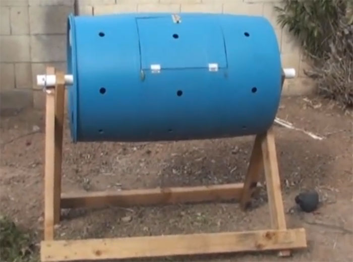 Build a Tumbling Composter – Cheap and Easy! | Off Grid World